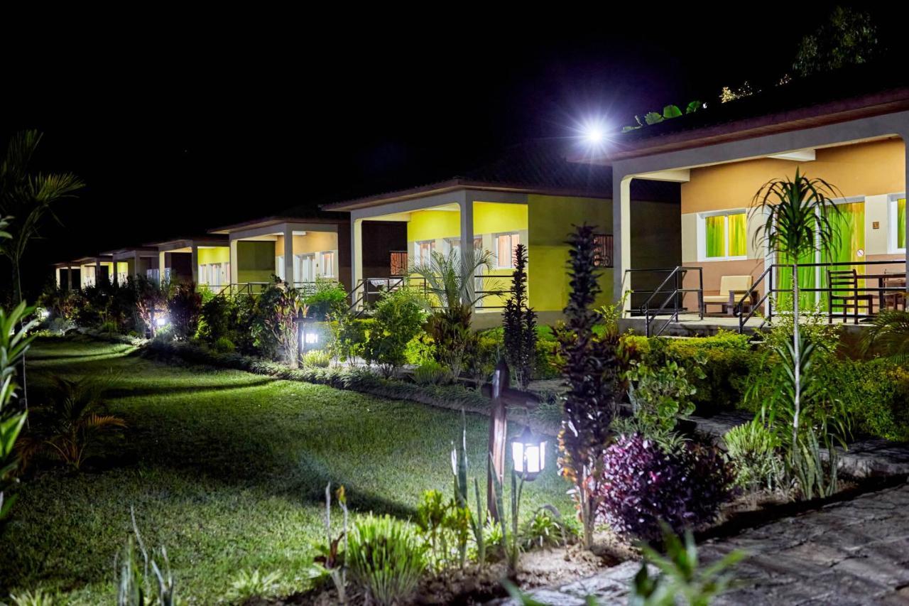 Andasibe Lemurs Lodge Exteriör bild